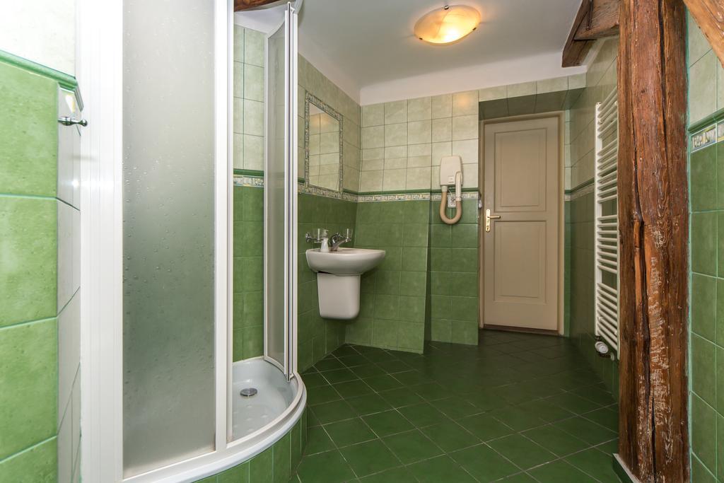 Hostel Mango Прага Екстериор снимка