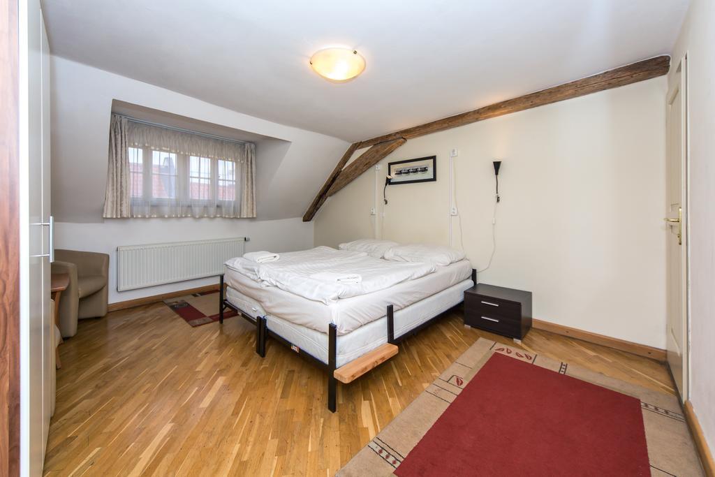 Hostel Mango Прага Екстериор снимка