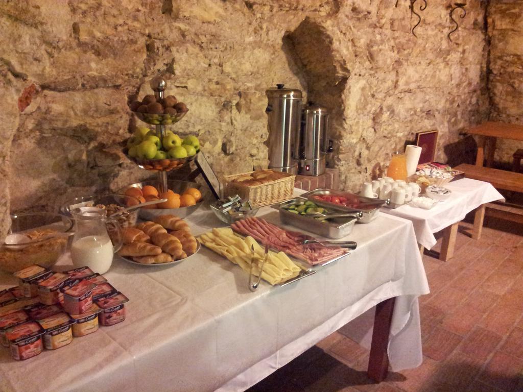 Hostel Mango Прага Екстериор снимка