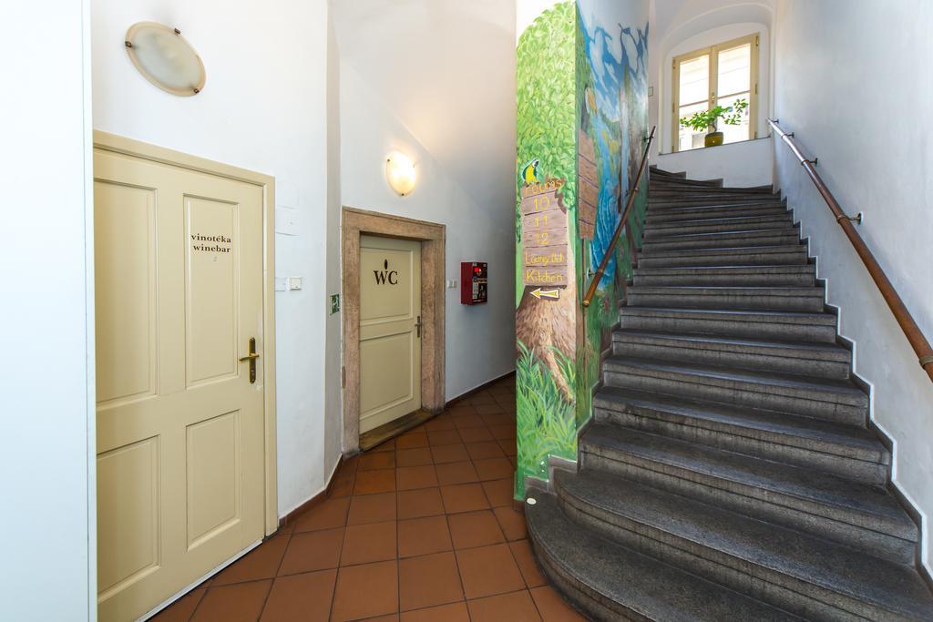 Hostel Mango Прага Екстериор снимка