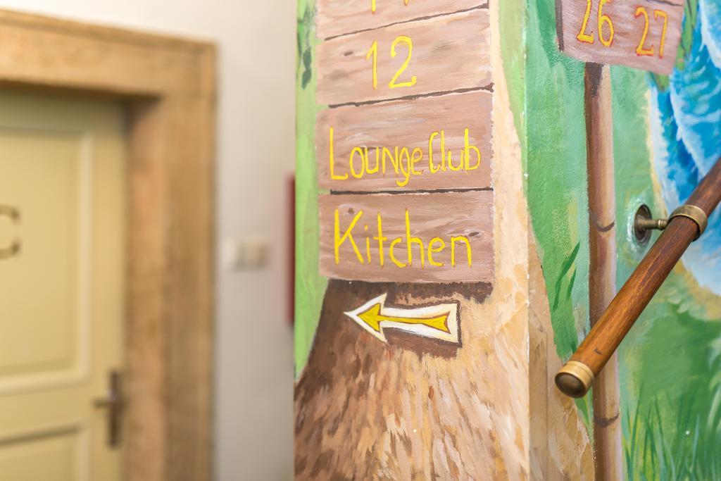 Hostel Mango Прага Екстериор снимка