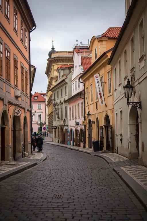Hostel Mango Прага Екстериор снимка